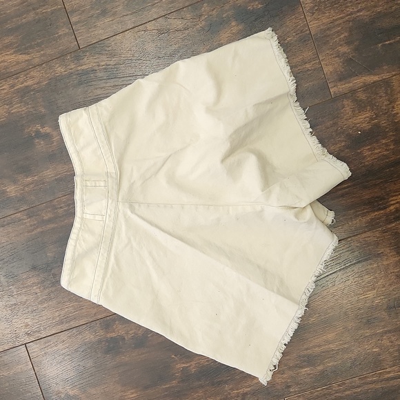 FREE PEOPLE ONE Penny high waist frayed hem ivory pleated pocket shorts 0 XS - Picture 6 of 7
